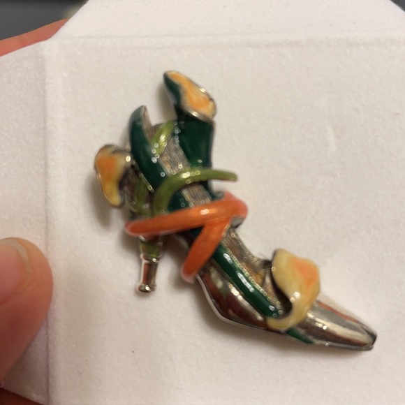 KJL Kenneth Lane high heel stiletto broach - Picture 3 of 3